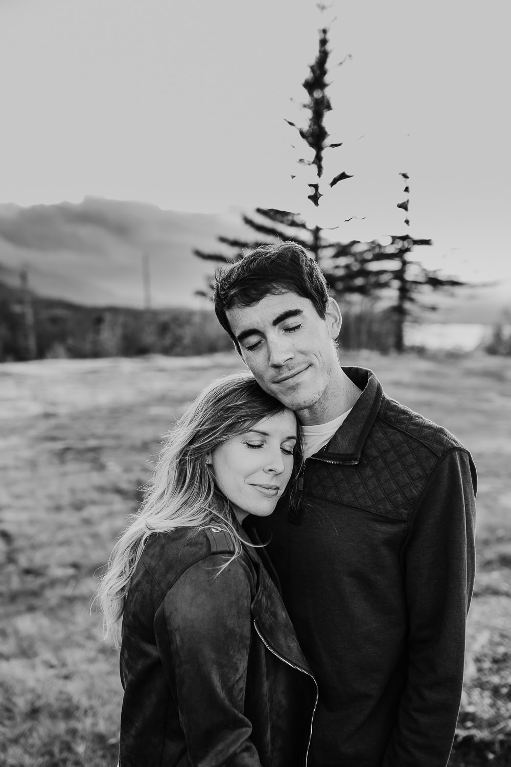Couple closing their eyes - Portland couples photographer