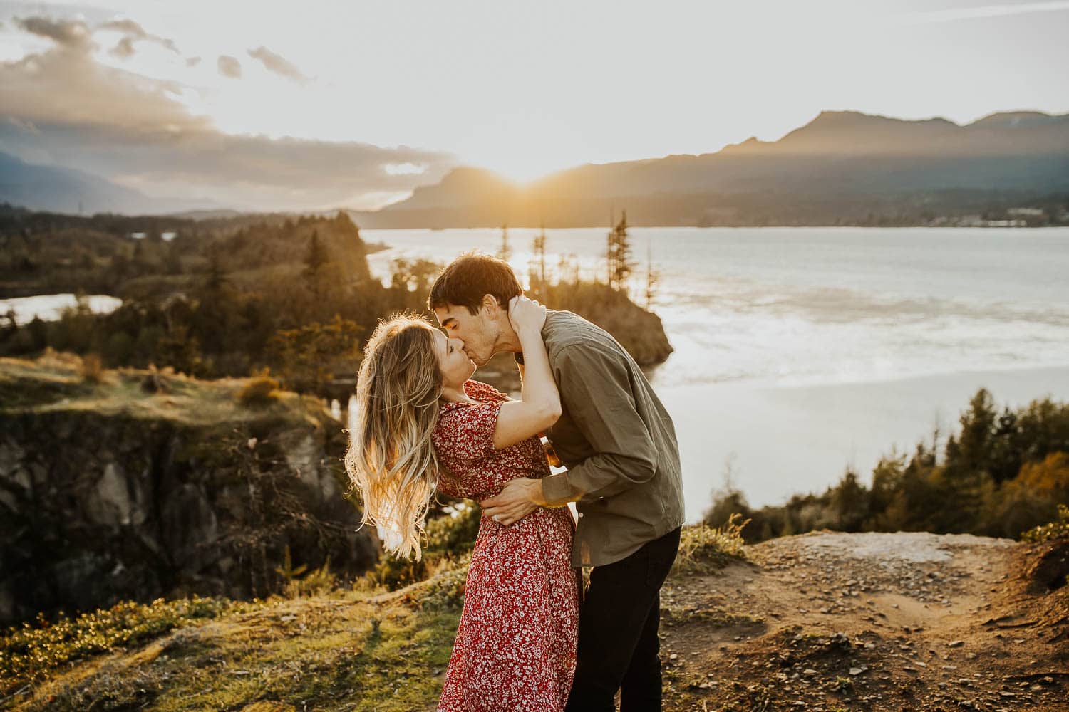 PDX Couple kissing during photo session in the Columbia River Gorge