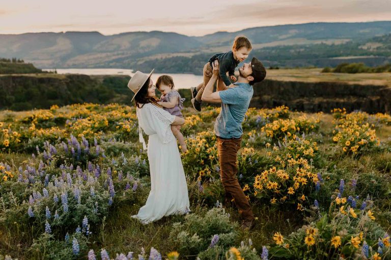 Family Photos at Rowena Crest in Mosier, Oregon