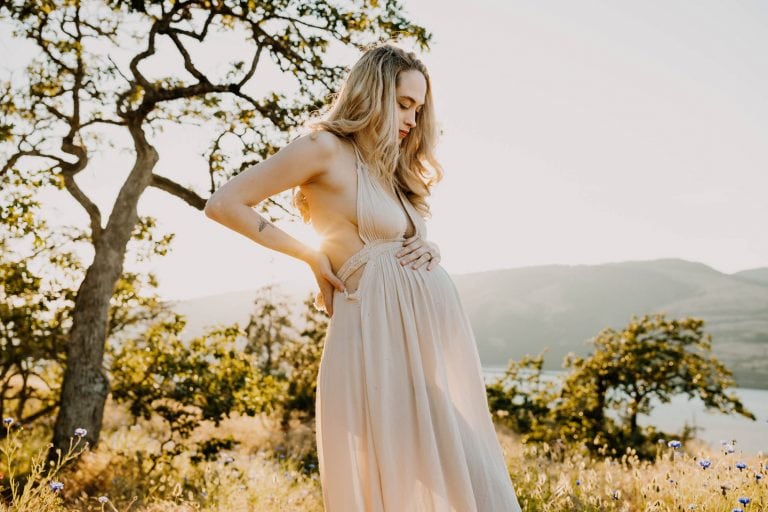 What To Wear For Maternity Photos